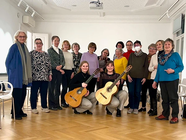 gemütliches Beisammensein vor Weihnachten mit musikalischer Untermalung mit den Damen von Truescale